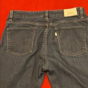 ❤️❤️Levi’s mid rise boot cut 553 10/30 Like New!